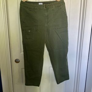 Time & Tru Green pant